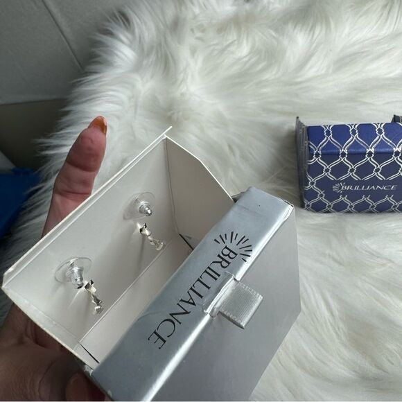 Brilliance Swarovski Crystal Baguette Shaped Hoops 1” - Picture 2 of 2